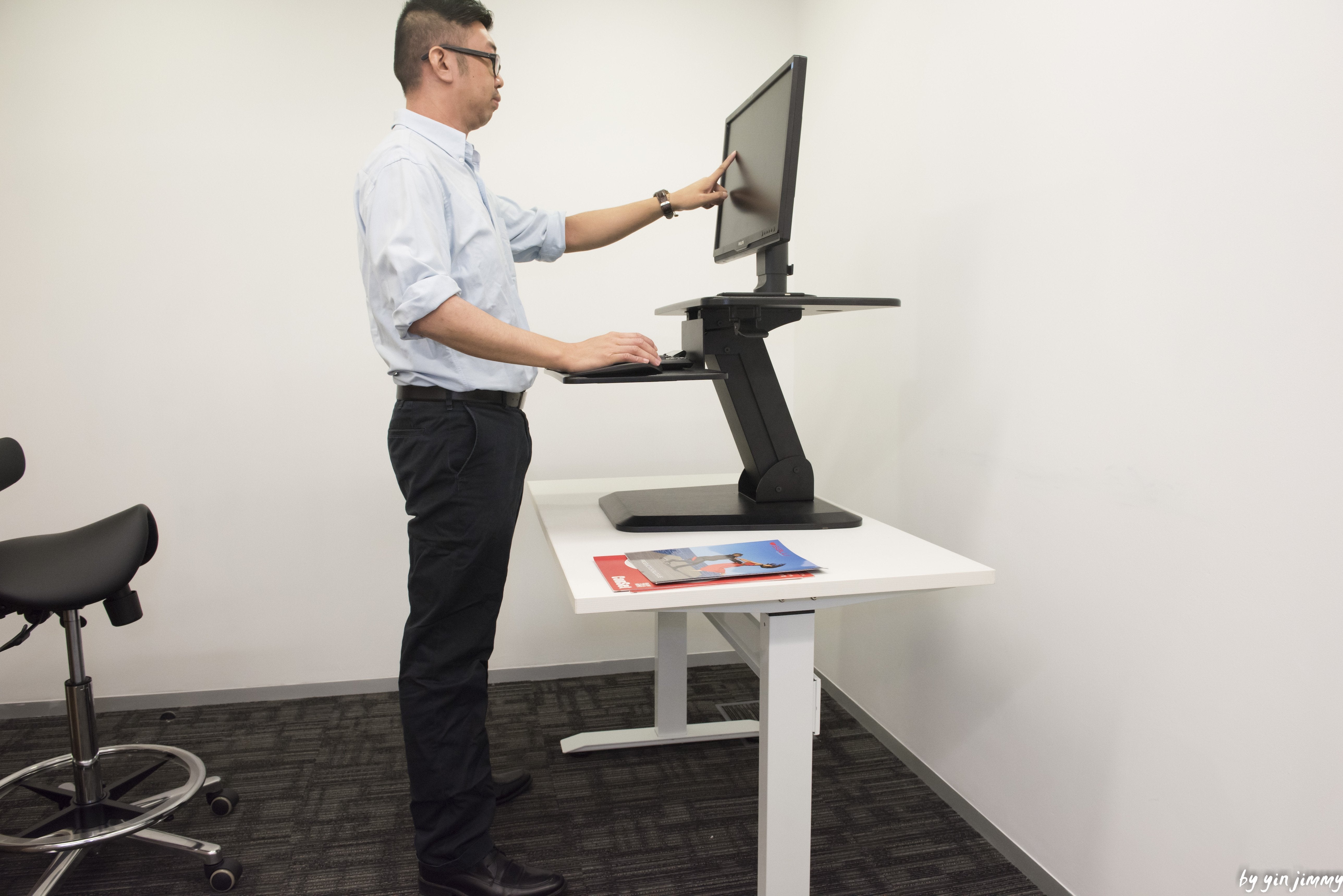 Instant Standing Desk Sit-Stand Desk Converter for Laptop, 1 or 2 Desktop,  Stepless Any height lock Height Adjustable, Ergonomic, Gas Spring Arm, Free